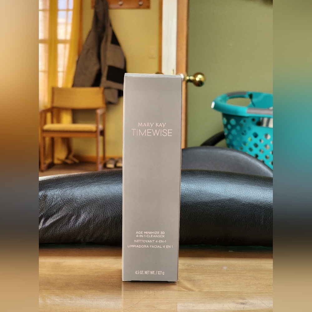 Mary Kay Age Minimizing 4 in 1 Cleanser